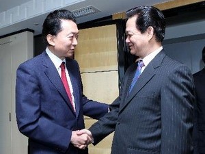 PM Nguyen Tan Dung welcomed in Japan  - ảnh 1